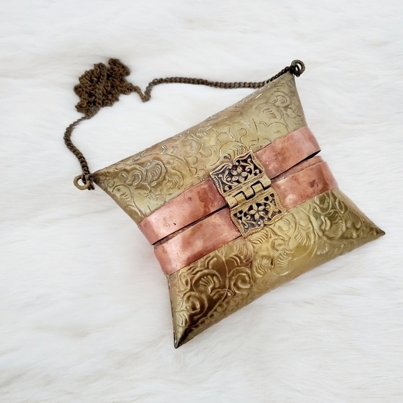 Vintage Metal Pillow Mini Purse - Picture 2 of 3